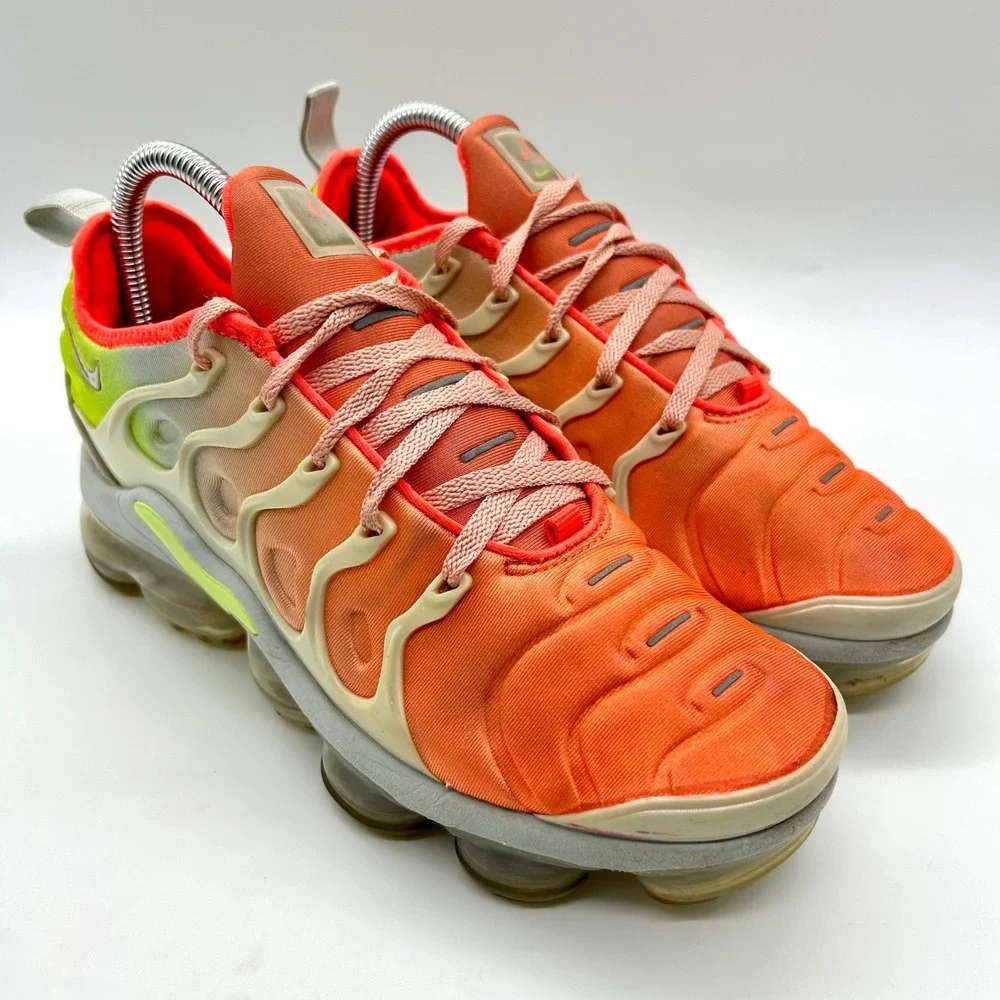 Nike Air VaporMax Plus Running Shoes Orange Neon Women US 7.5‎ AO4550-003